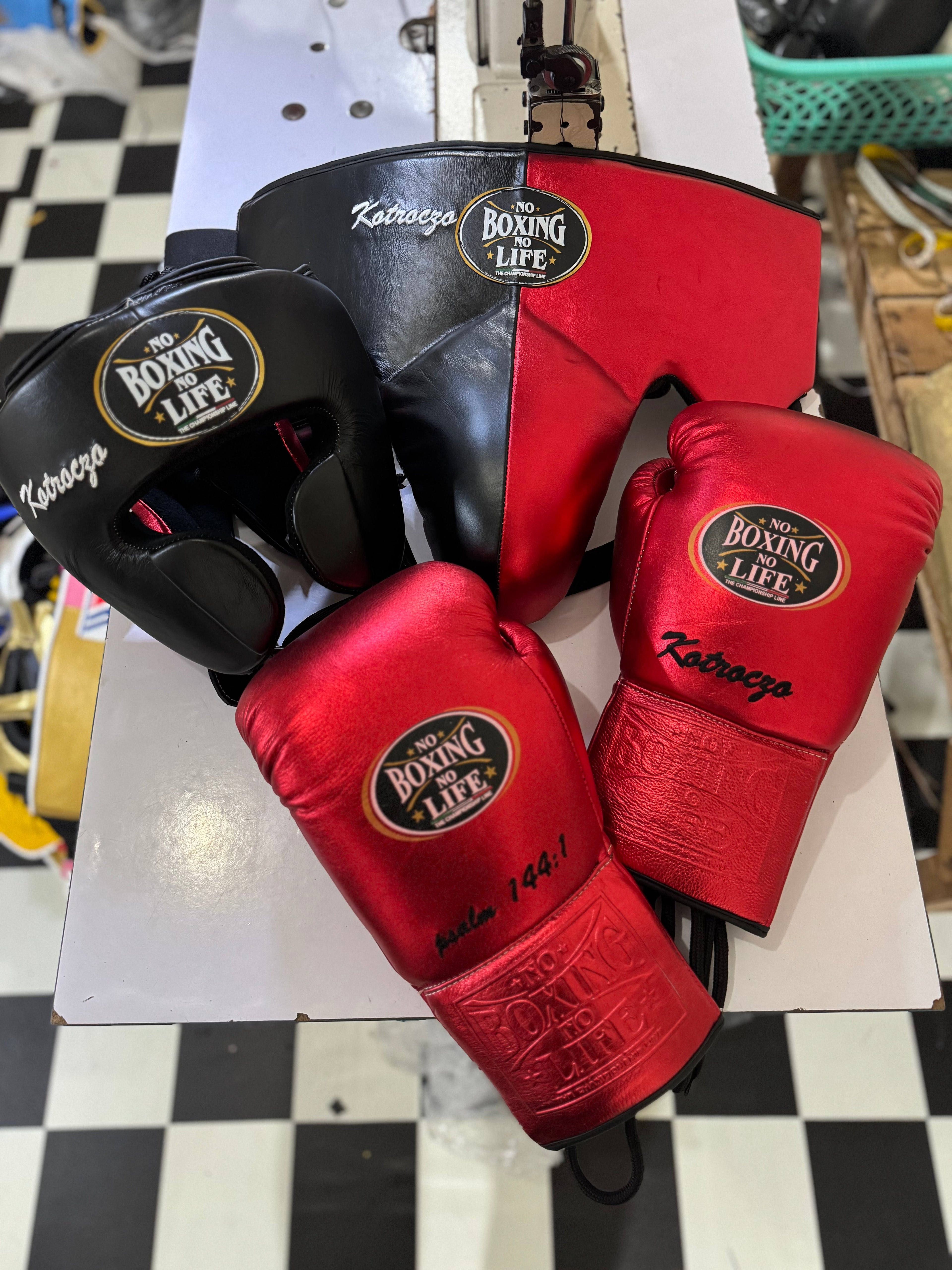 No Boxing No Life Boxing Gloves Set - Red Black
