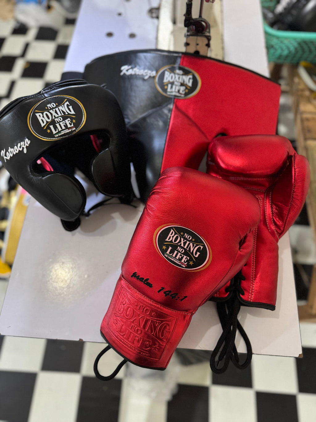 No Boxing No Life Boxing Gloves Set - Red Black