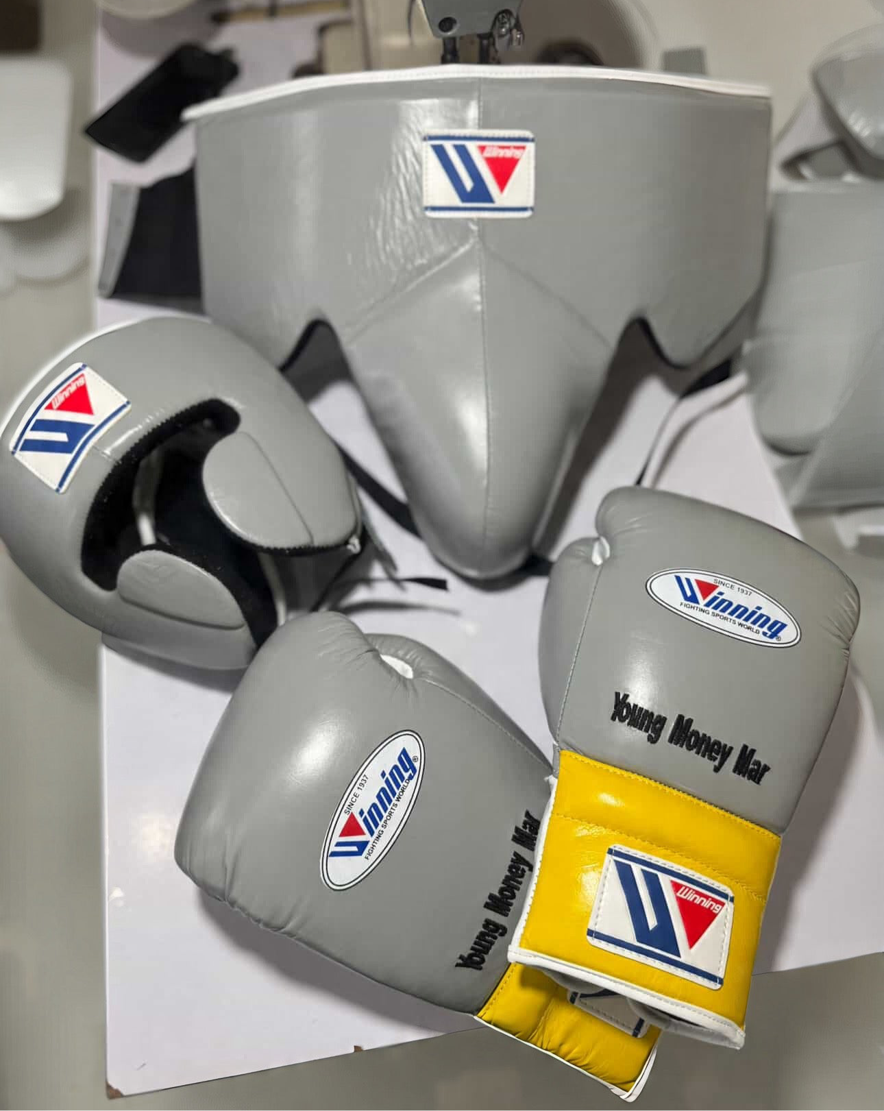 Winning Boxing Set - Grey Yellow White